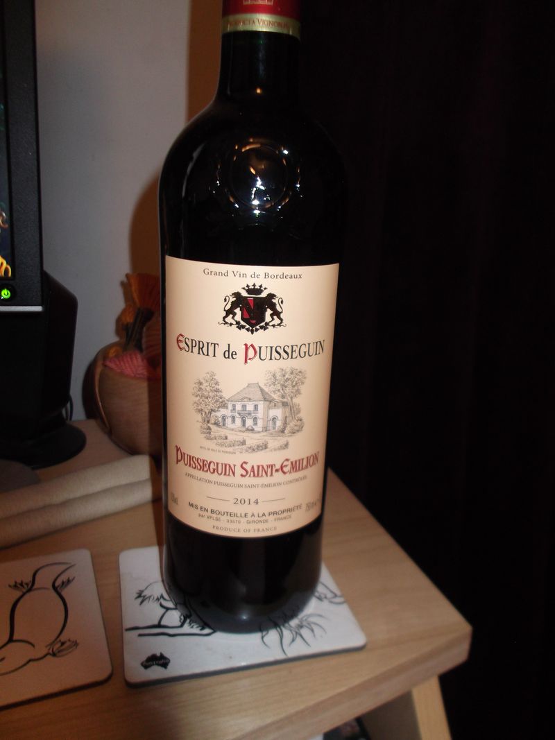 Wine, knitting 001 Wine, knitting 001