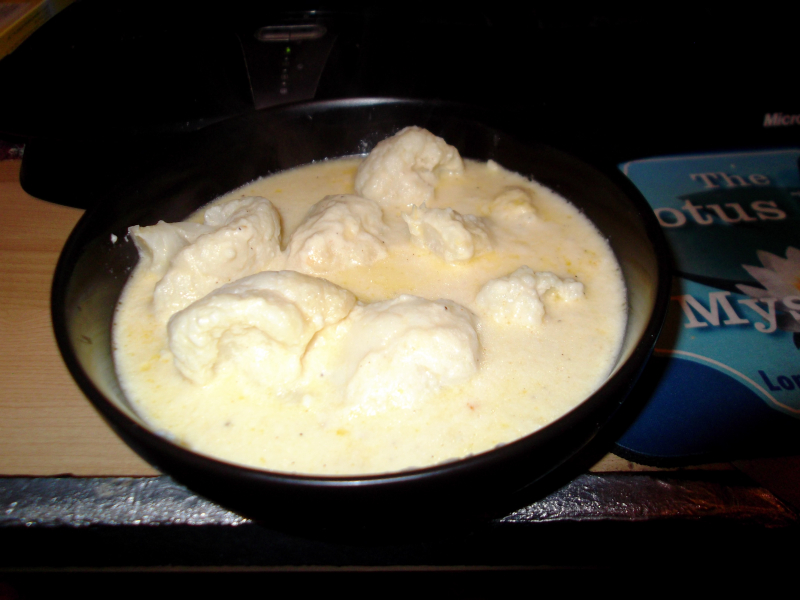 Food, kniting, me and wine 010